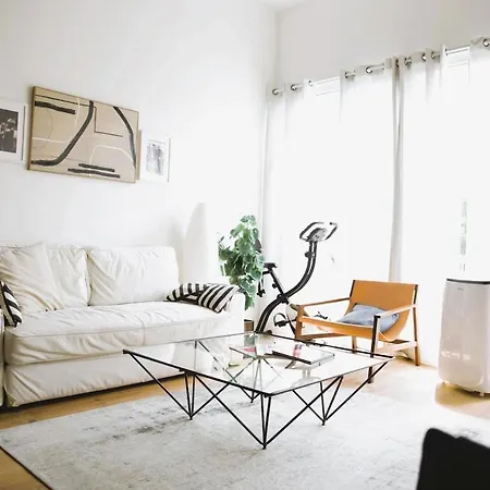 Modern & Sunny 1br With Swimming Pool *