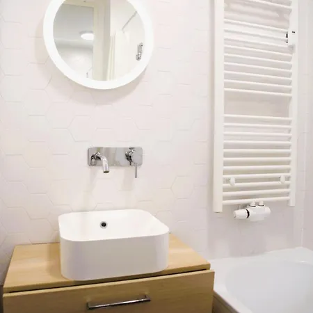 아파트 Modern & Sunny 1br With Swimming Pool *