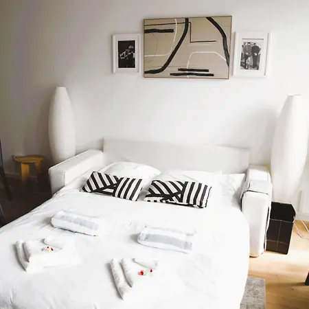 Modern & Sunny 1br With Swimming Pool *