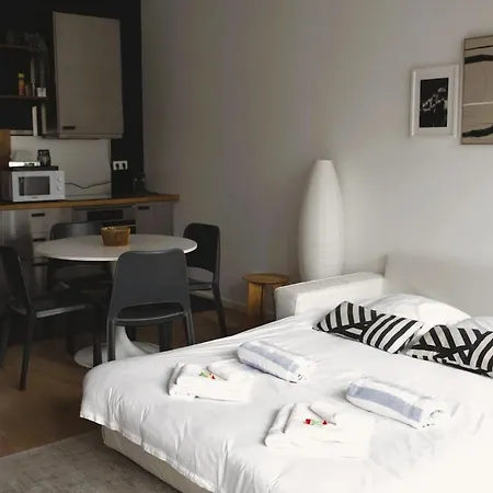 아파트 Modern & Sunny 1br With Swimming Pool