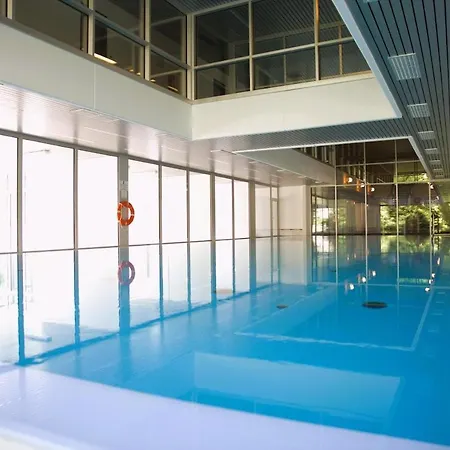 Modern & Sunny 1br With Swimming Pool Daire