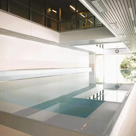 아파트 Modern & Sunny 1br With Swimming Pool