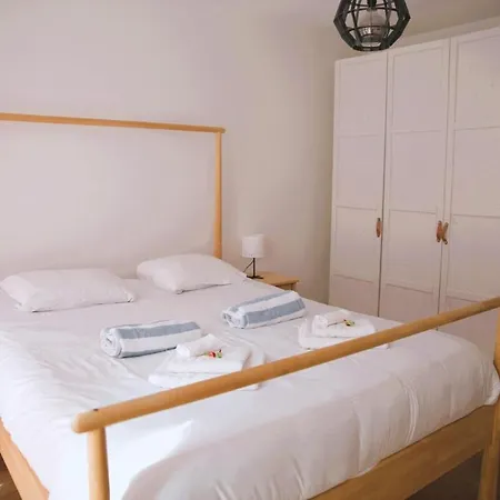 Modern & Sunny 1br With Swimming Pool *