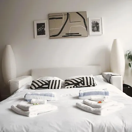 Modern & Sunny 1br With Swimming Pool 아파트 룩셈부르크