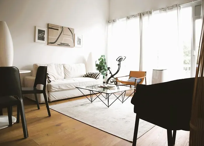 Modern & Sunny 1br With Swimming Pool Apartment Luxemburg