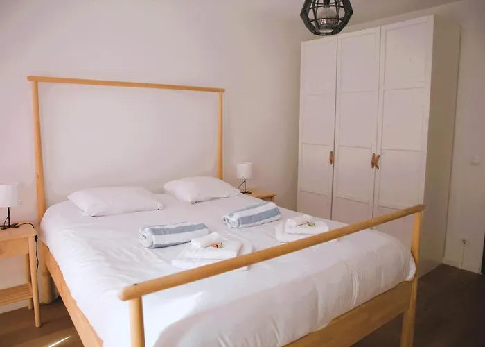 Modern & Sunny 1br With Swimming Pool *