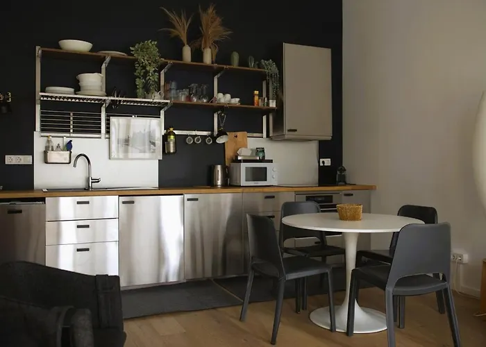 Modern & Sunny 1br With Swimming Pool *