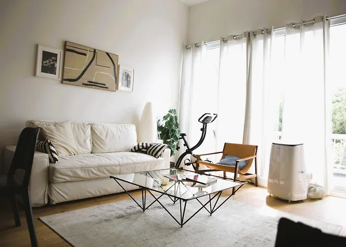 Modern & Sunny 1br With Swimming Pool Apartman *