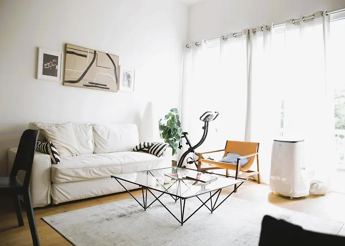 Modern & Sunny 1br With Swimming Pool *