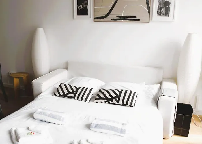 Modern & Sunny 1br With Swimming Pool *