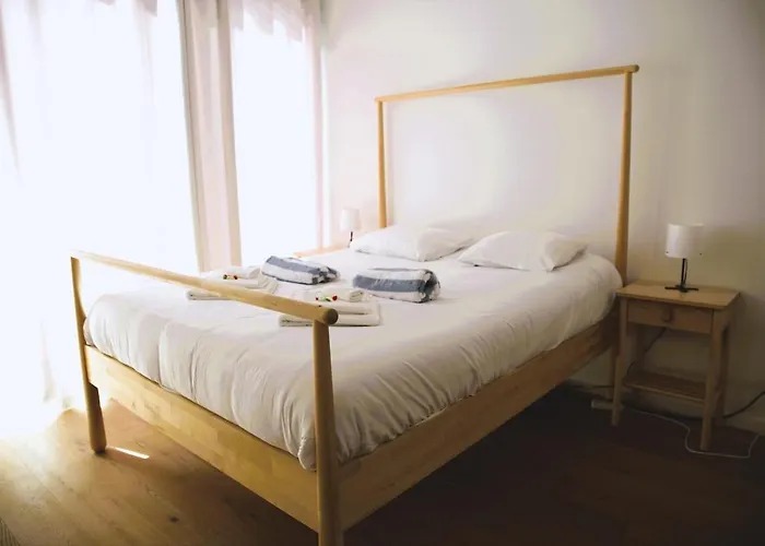 Modern & Sunny 1br With Swimming Pool Apartman *